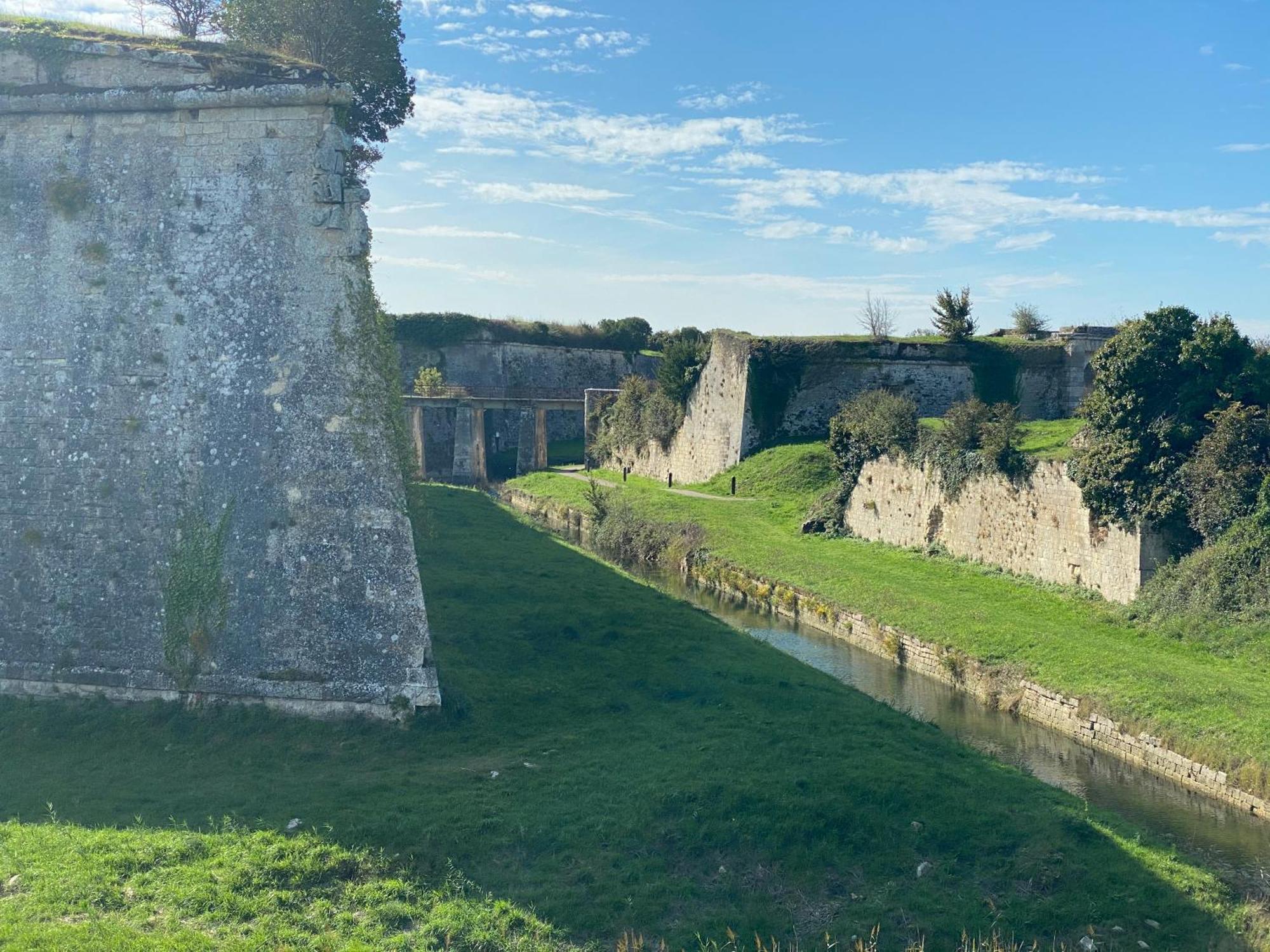 Les Amareyeurs - Ile D'Oleron - Maison Classee 3 Etoiles Avec Piscine - Clim - Velos Le Château-dʼOléron Kültér fotó